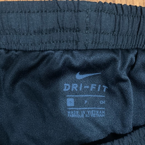 Nike running short small - Picture 3 of 3